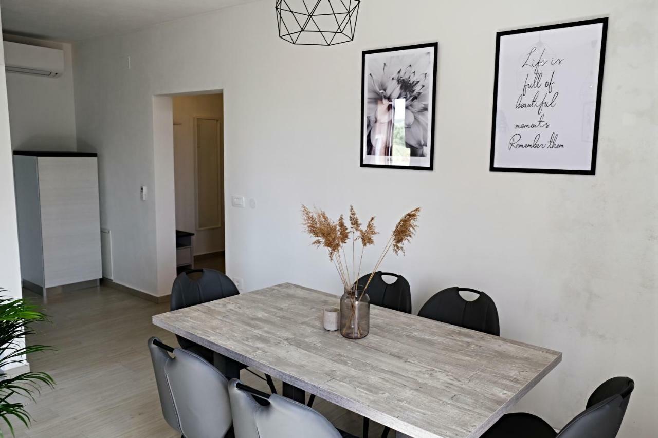 Apartment Luna Umago Esterno foto