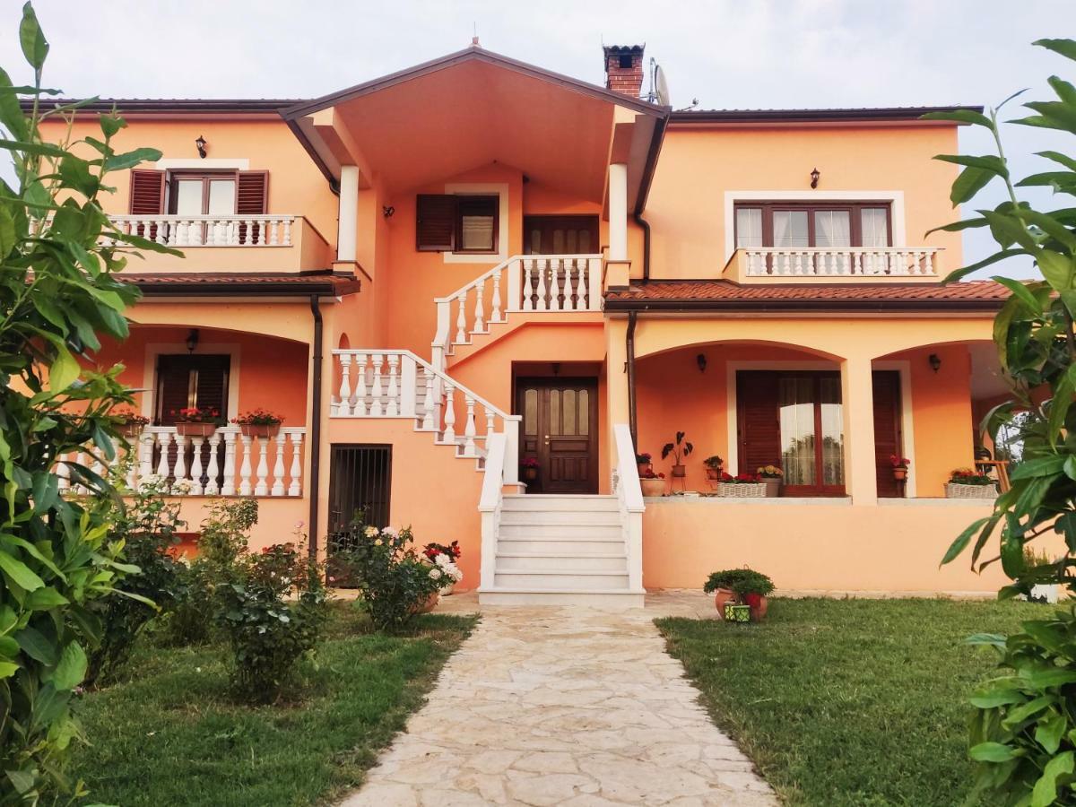 Apartment Luna Umago Esterno foto